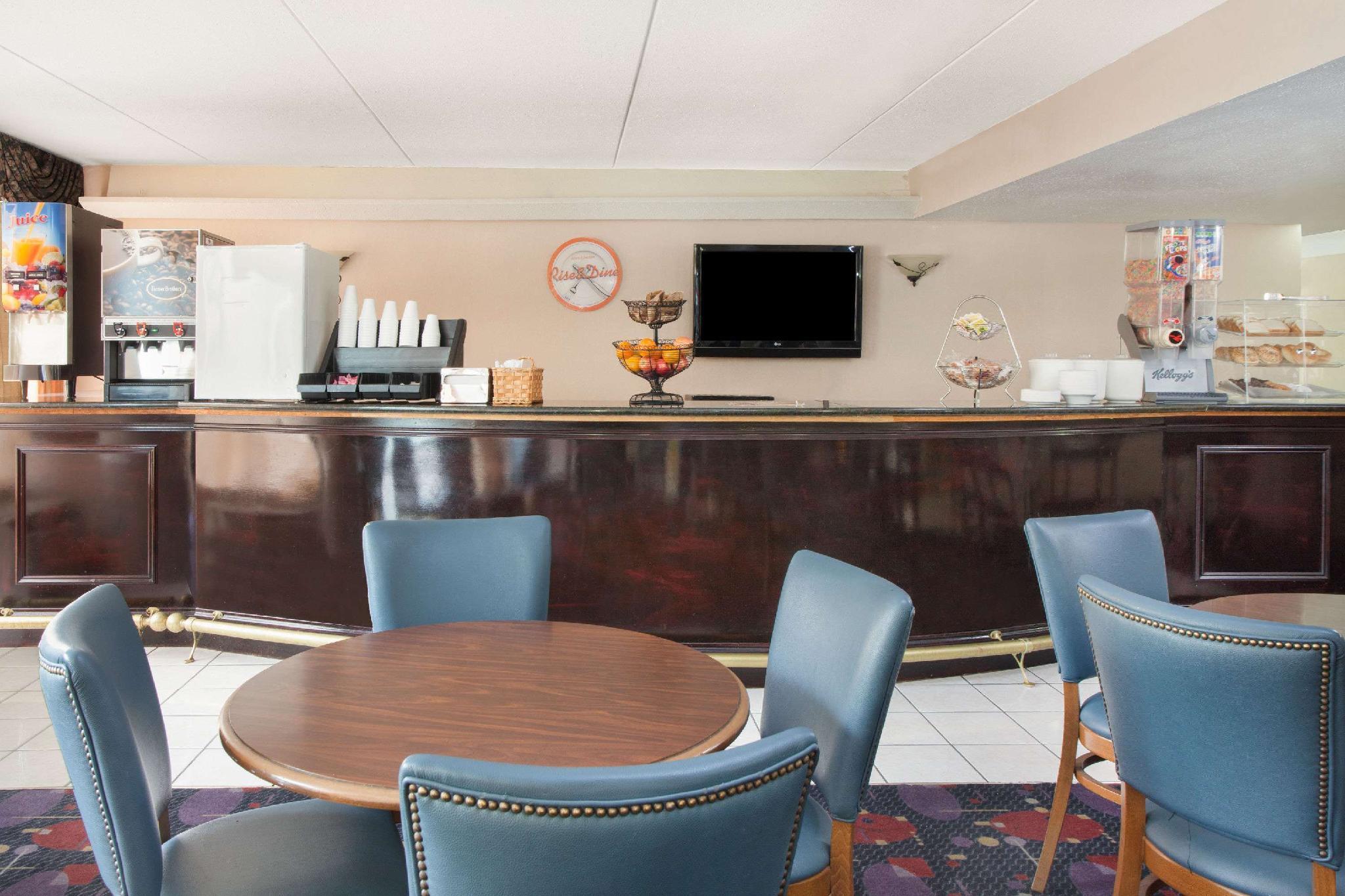 Baymont By Wyndham - Chicago - Addison - O'Hare Hotel Exterior photo