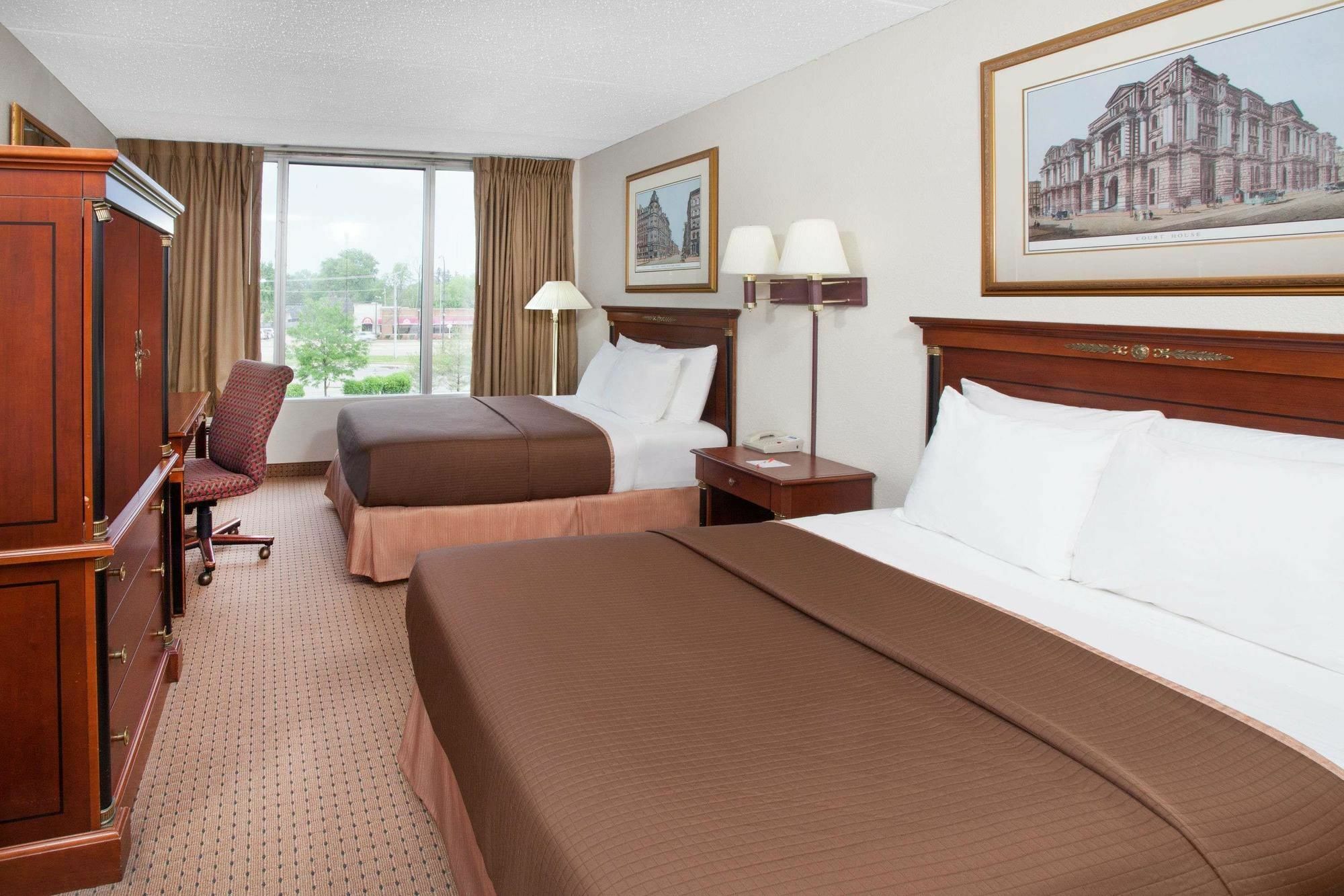Baymont By Wyndham - Chicago - Addison - O'Hare Hotel Exterior photo