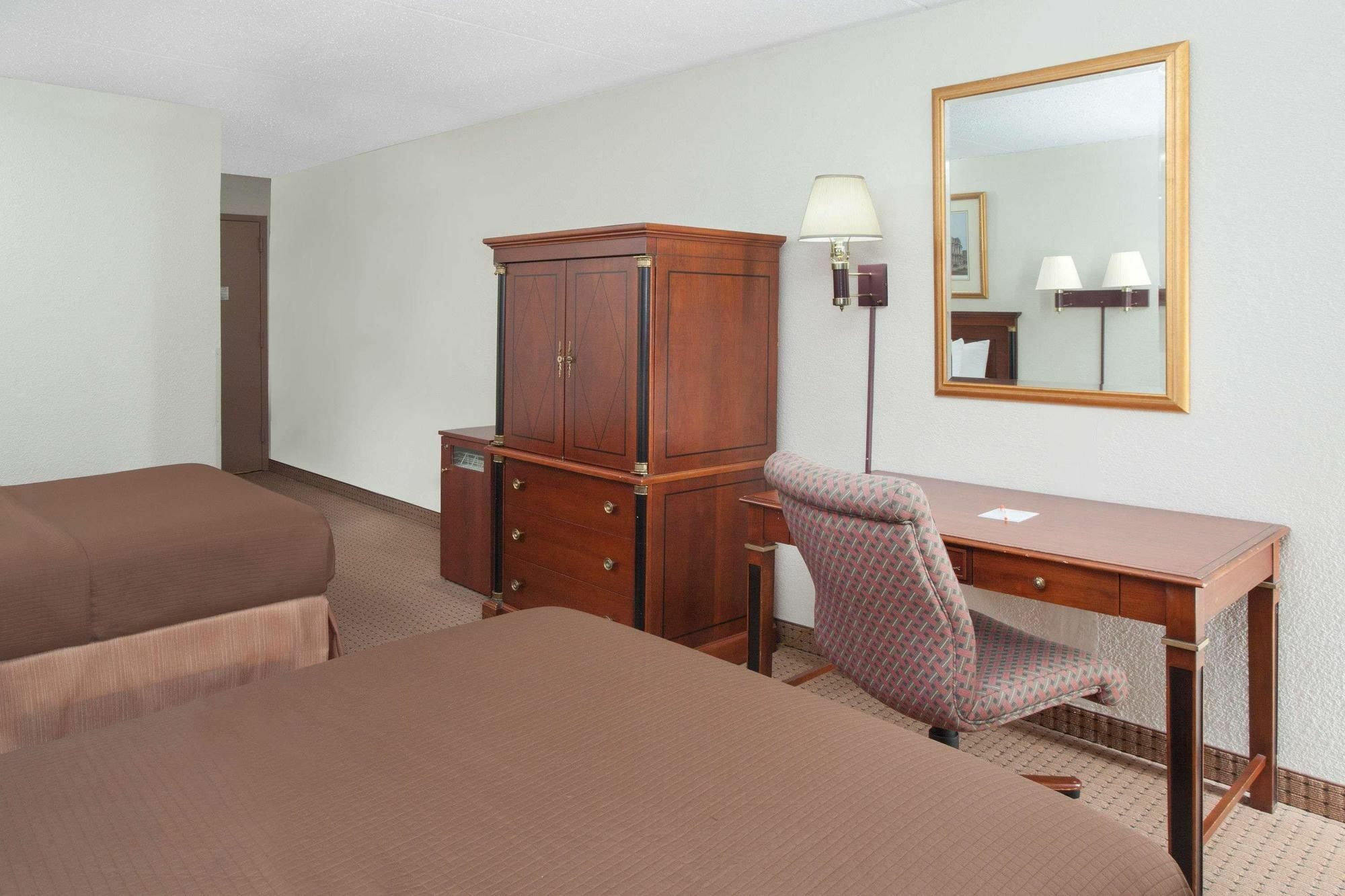 Baymont By Wyndham - Chicago - Addison - O'Hare Hotel Exterior photo